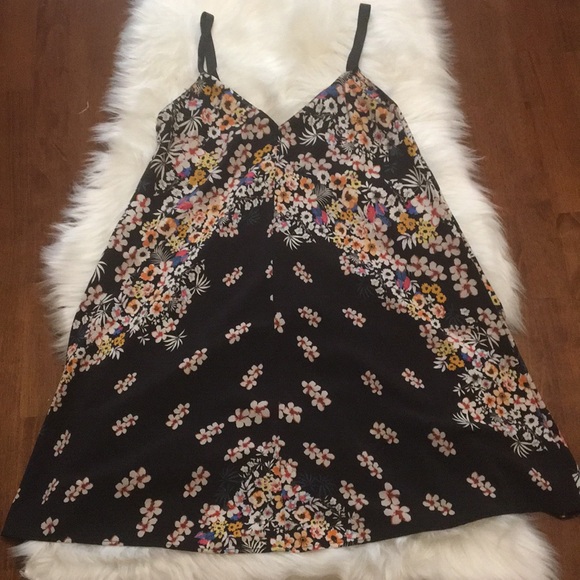 Zara Dresses & Skirts - Clearance* Zara Black Floral Tunic Dress XS